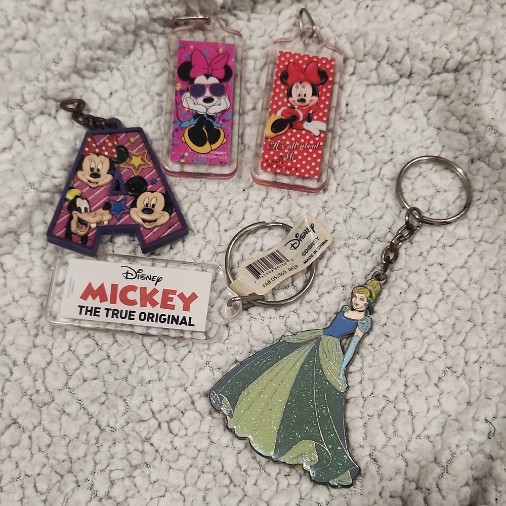 VINTAGE Disney Minnie, Mickey & Cinderella Keychain Set